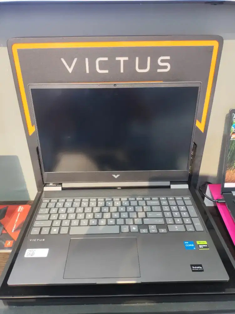 HP VICTUS GAMING 15 FA2900TX i5