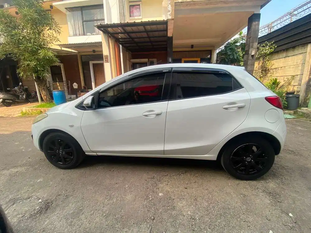 Mazda 2 2012 Bensin