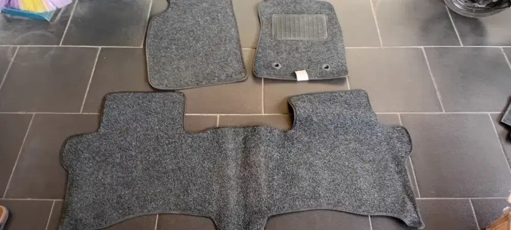 Karpet Innova oem 2005-2015. Good condition, murah