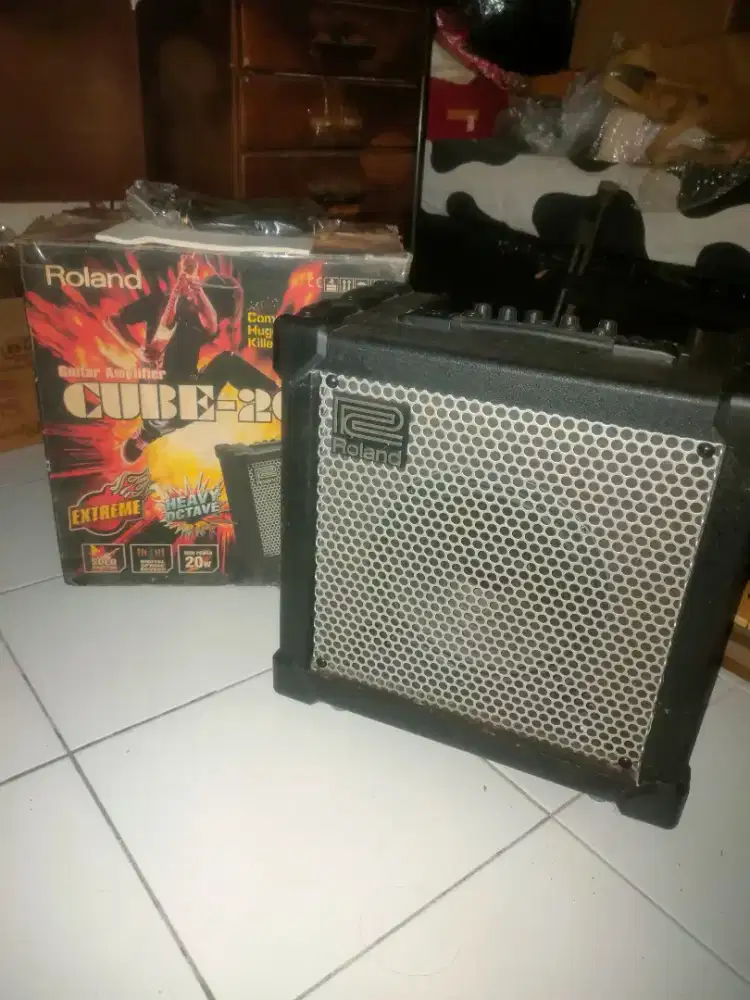 Roland Cube-20XL Gitar Amplifier