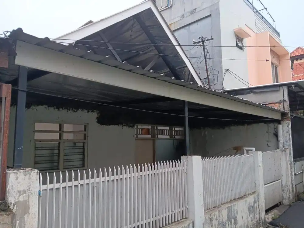 Di Jual Rumah tua hitung tanah di benhil Jakarta Pusat