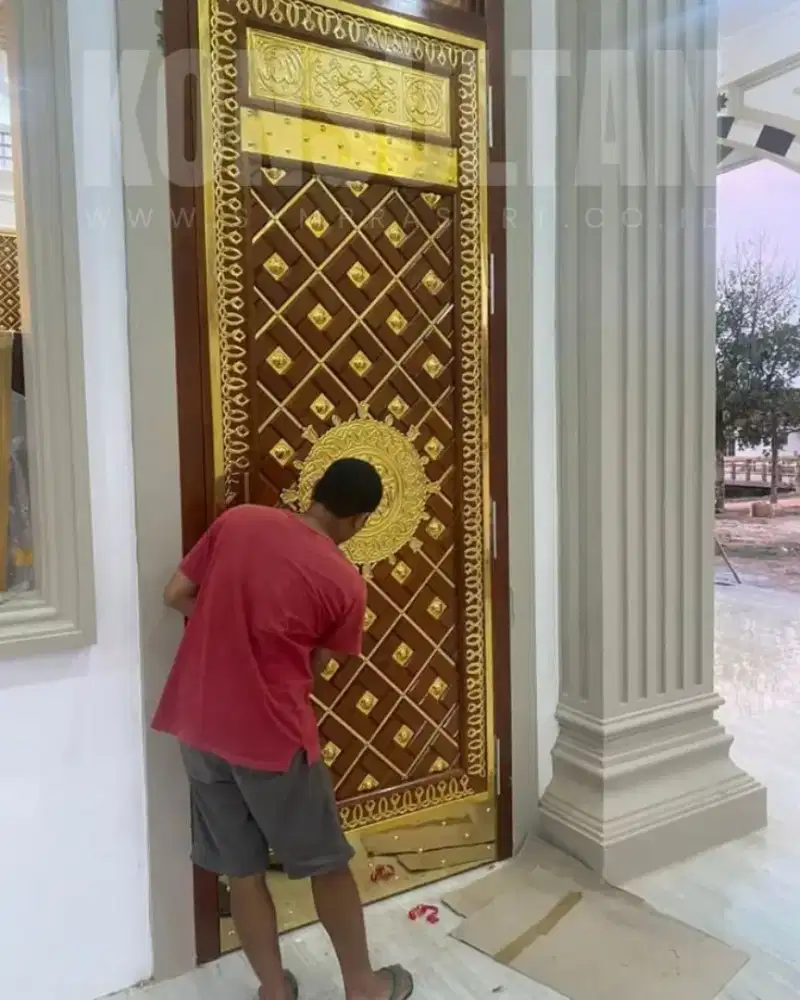 Perajin pintu nabawi