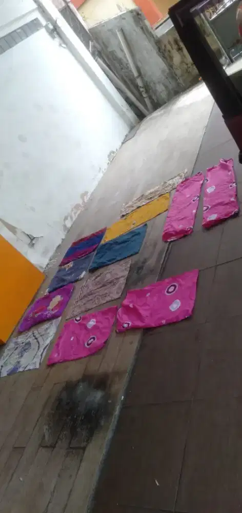 Laku di jual sarung bantal 12 buah murah aja untuk pakai di kost,rumah