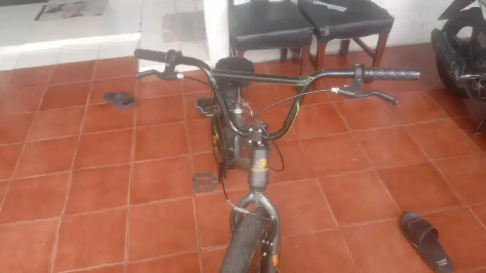Jual sepeda bmx kondisi masih bagus jarang pake