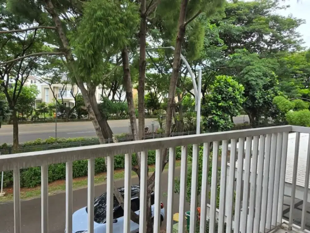 Maple @ Summarecon Bekasi Lebar 10 Hadap Soultan & Jalan Utama dekat Pos Security depan Taman