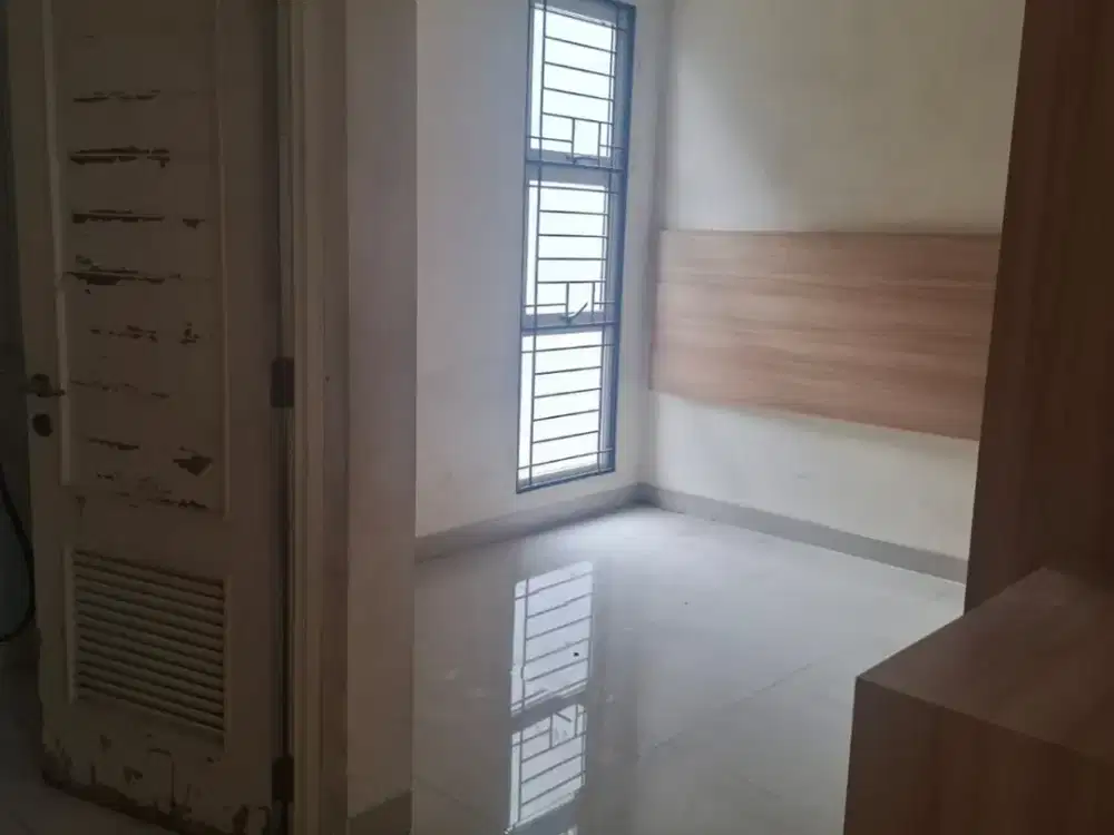 Di Jual Rumah Golf Lake di Cluster Victoria Hills