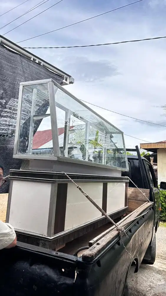 STELING KACA UNTUK JUALAN