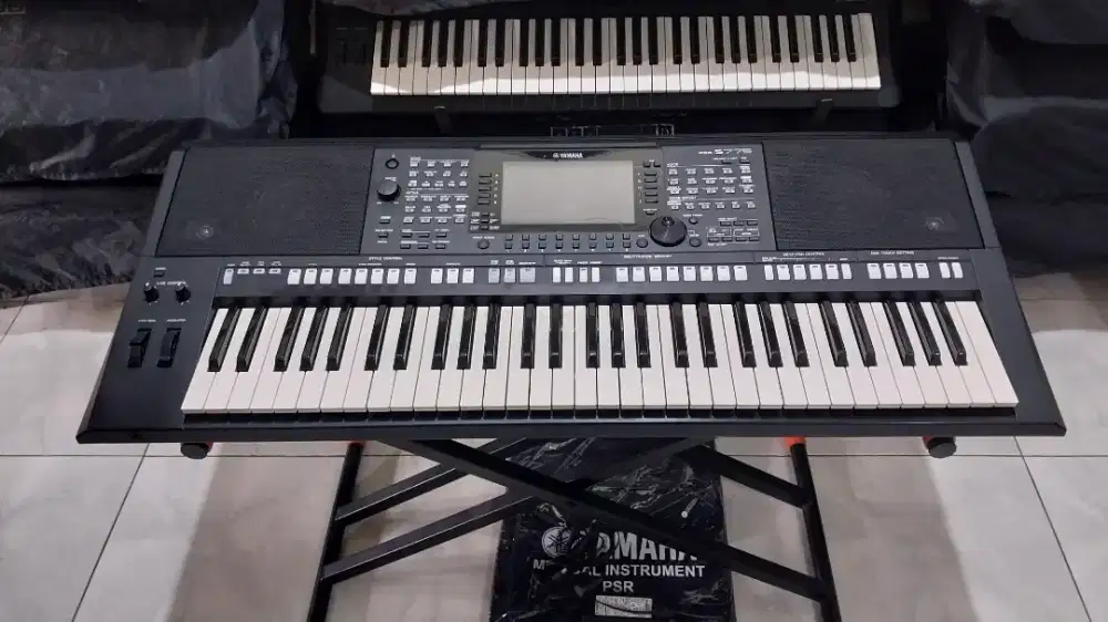 Yamaha psr s775 bisa tt