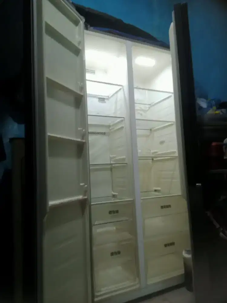 Kulkas SHARP SIDE BY SIDE REFRIGERATOR SJ-IS50M-SL