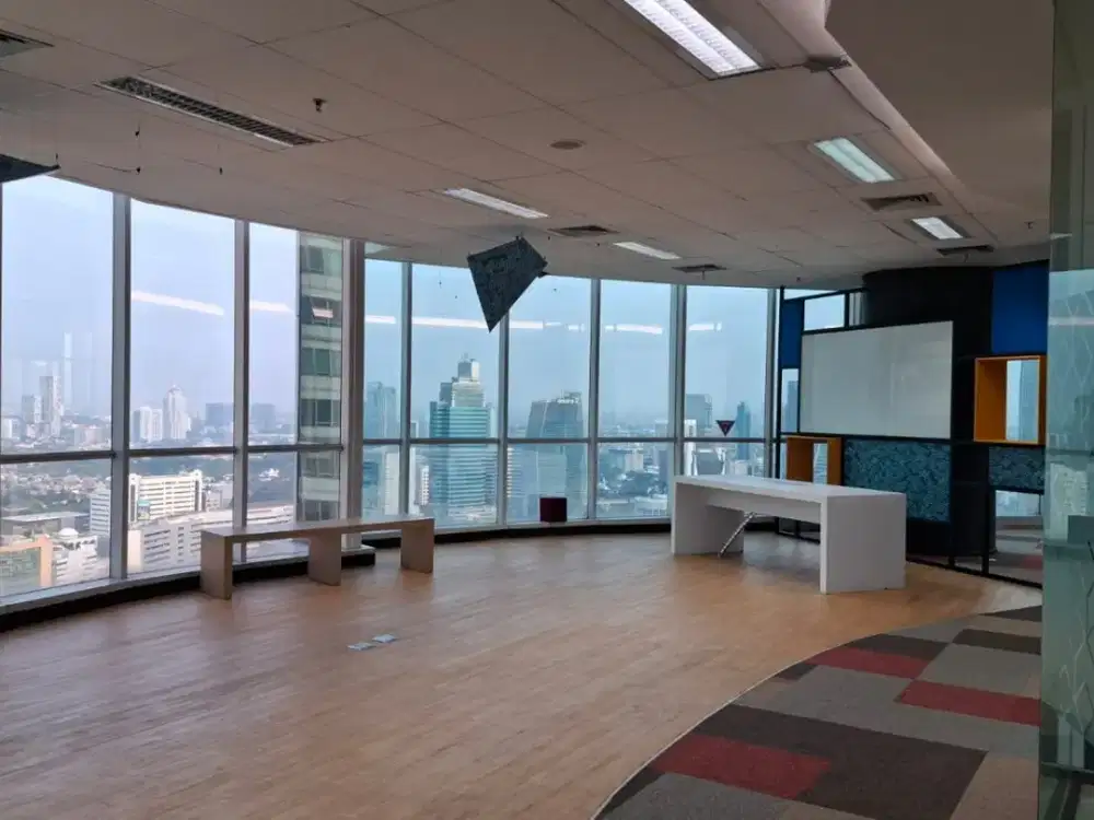 Available Office Space Axa Tower, 1 Lantai Disewakan Cepat, Kondisi Bagus Bersih