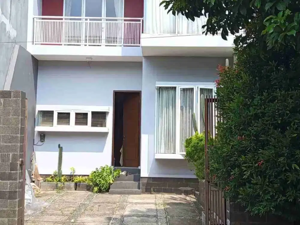 JUAL RUMAH CITRA GRAN CIBUBUR SHM CLUSTER DEPAN SEMI FURNITUR BANGUNAN 2 LANTAI RAPI SIAP HUNI