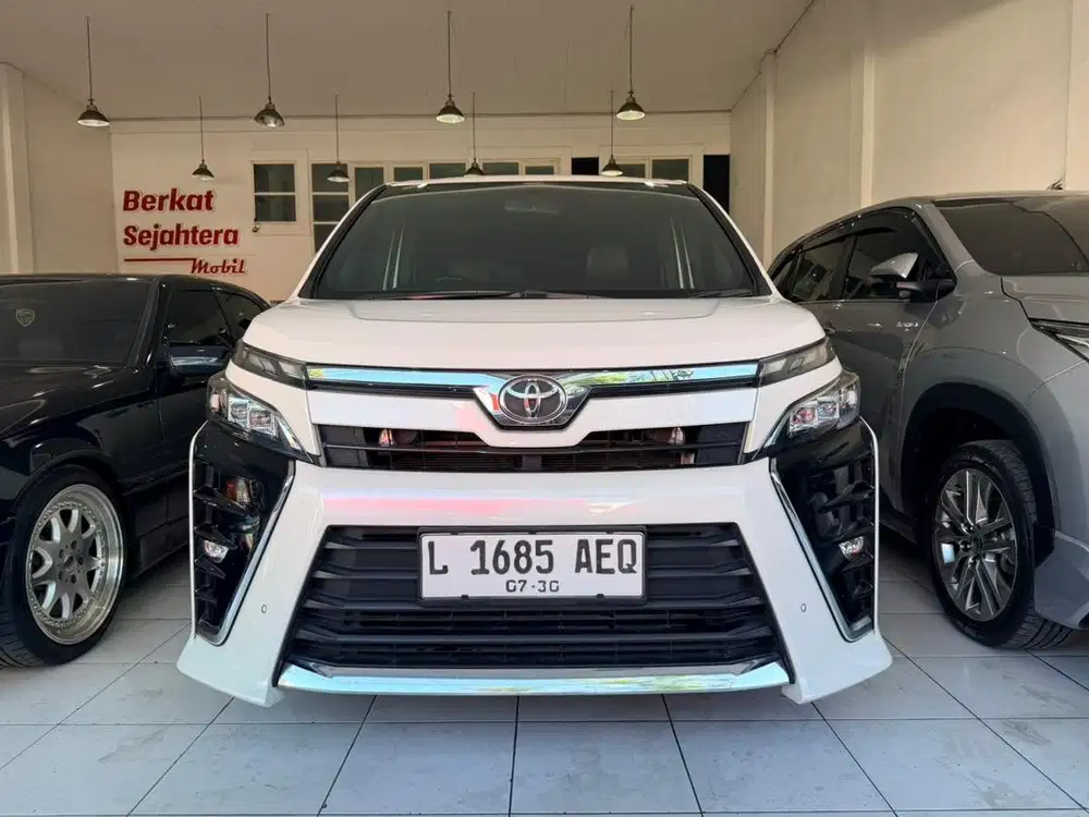 Toyota Voxy 2,0 Matic 2017 PAJAK BARU DP 50jt Proses Cepat