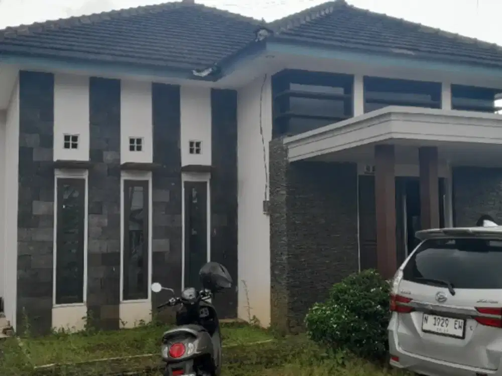 Rumah Luas Cocok untuk MBG dan Kantor (min. 2 thn) GMK04052