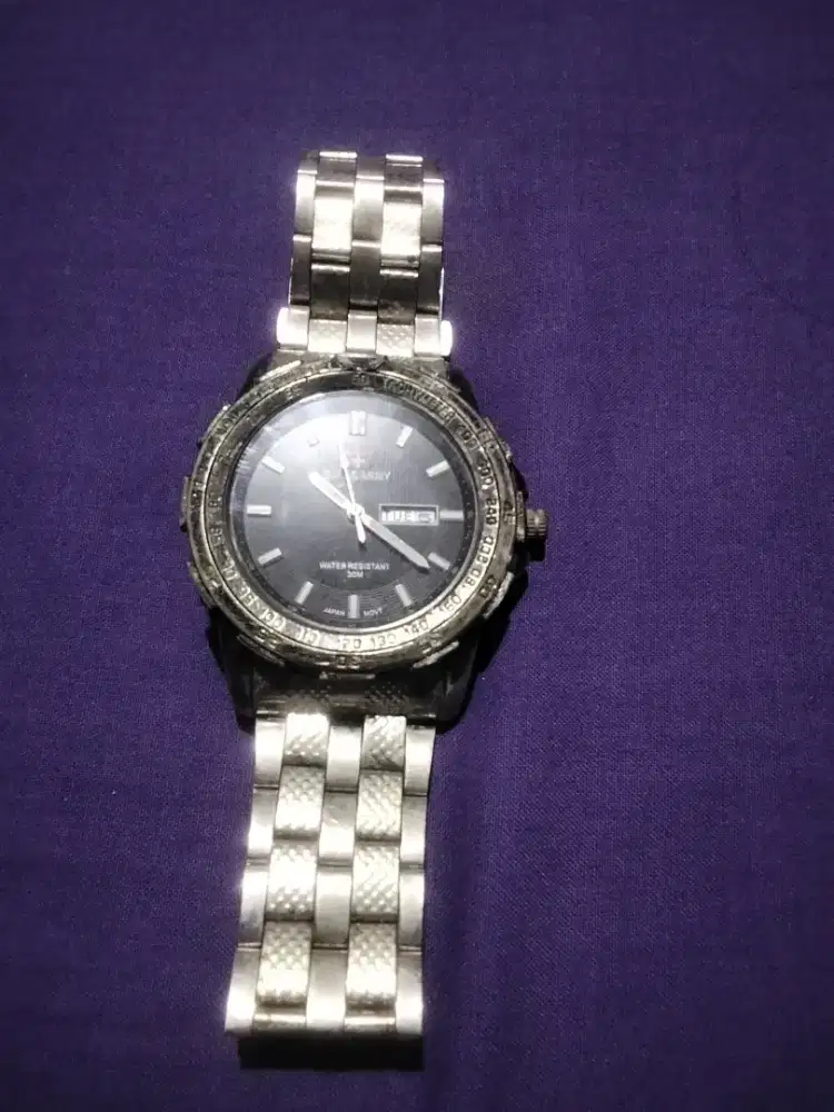 Djual jam tangan merk Swiss army