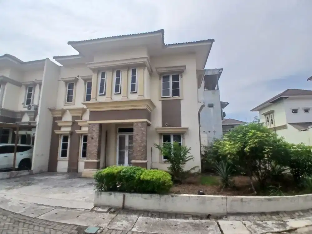 Dijual Villa Hook Komplek Evergreen Jalan Amal