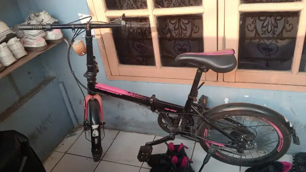 Sepeda Lipat Pink