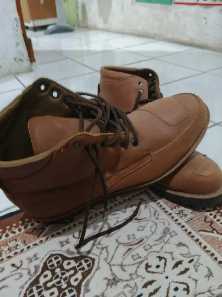 Sepatu kulit sapi asli