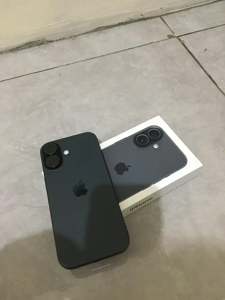 Iphone 17 basic hitam