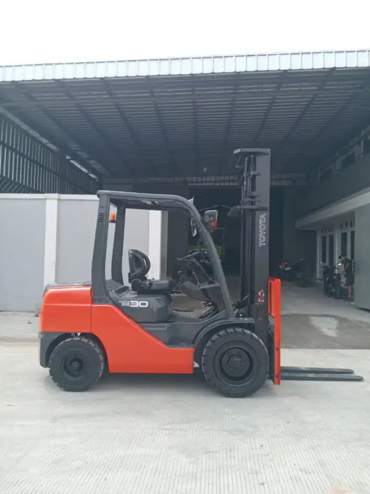 Forklift Toyota 3 Ton,Manual,Tiang Threelift 6 Meter,8FD30,Tahun 2019