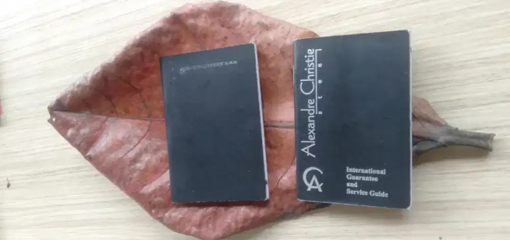 Di jual semua macam kartu,buku,boxs,kotak jam baru dan murah yg butuhh