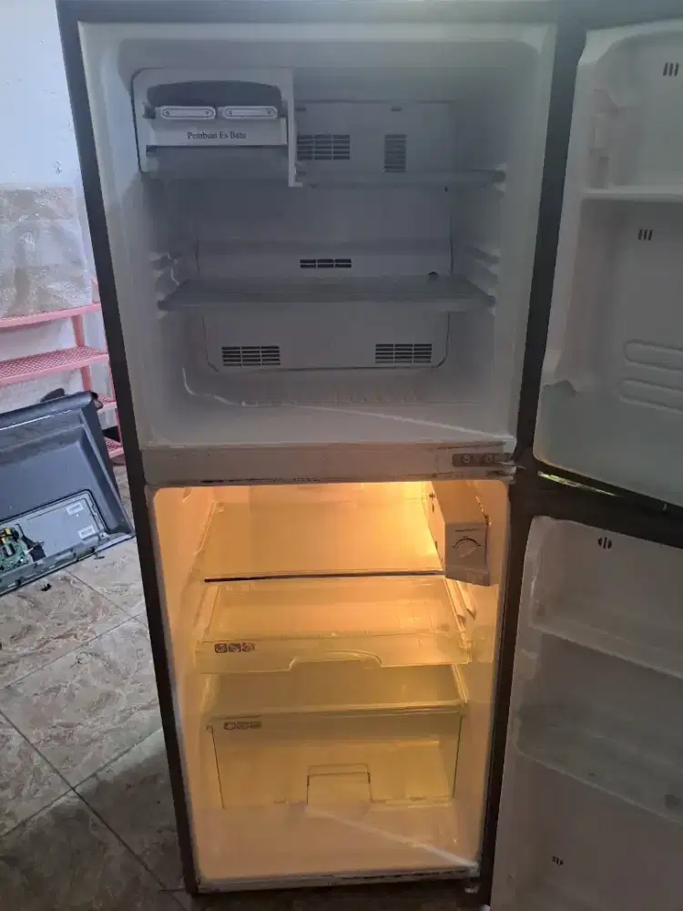 Kulkas Sharp 2 pintu