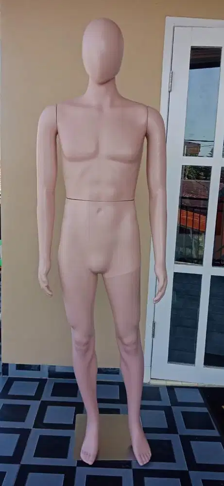 Di jual patung atau manekin pria full body