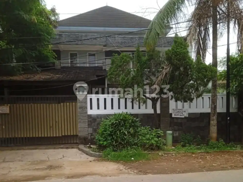 Rumah Bagus dan Siap Huni di Komp. Billy Moon, Bm 574