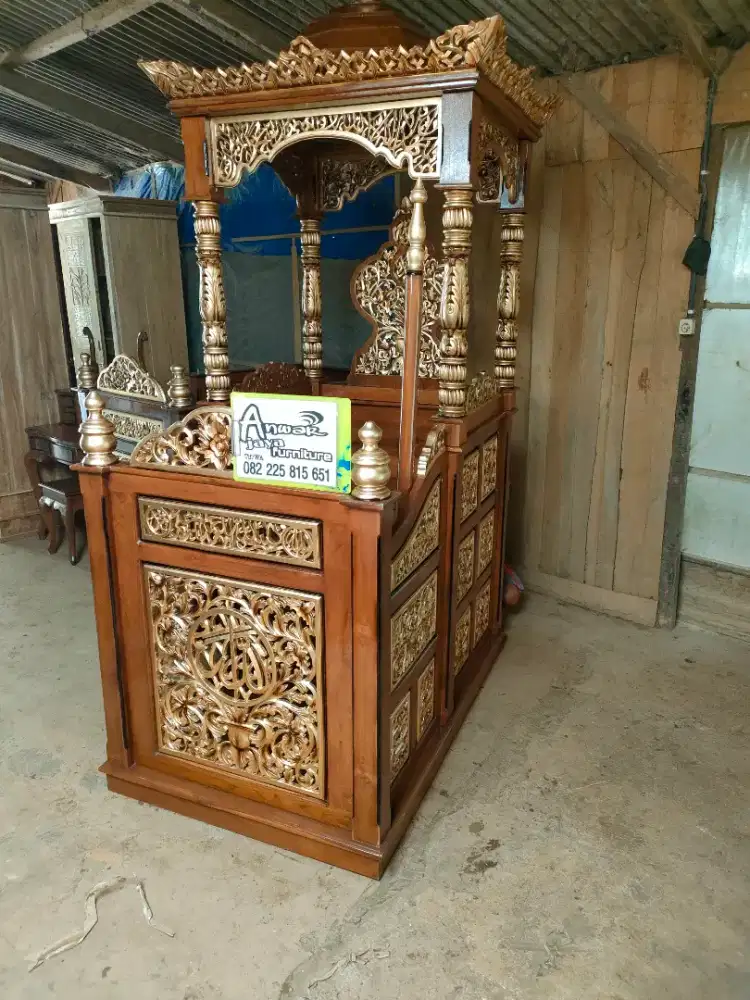 Mimbar masjid kuba ukiran kayu jati