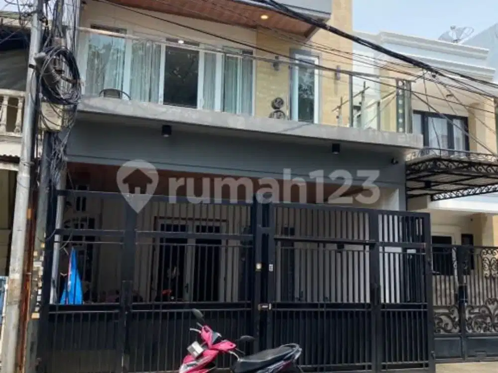 Rumah rapih siap huni komplek nyaman Taman Surya 5, TS 386