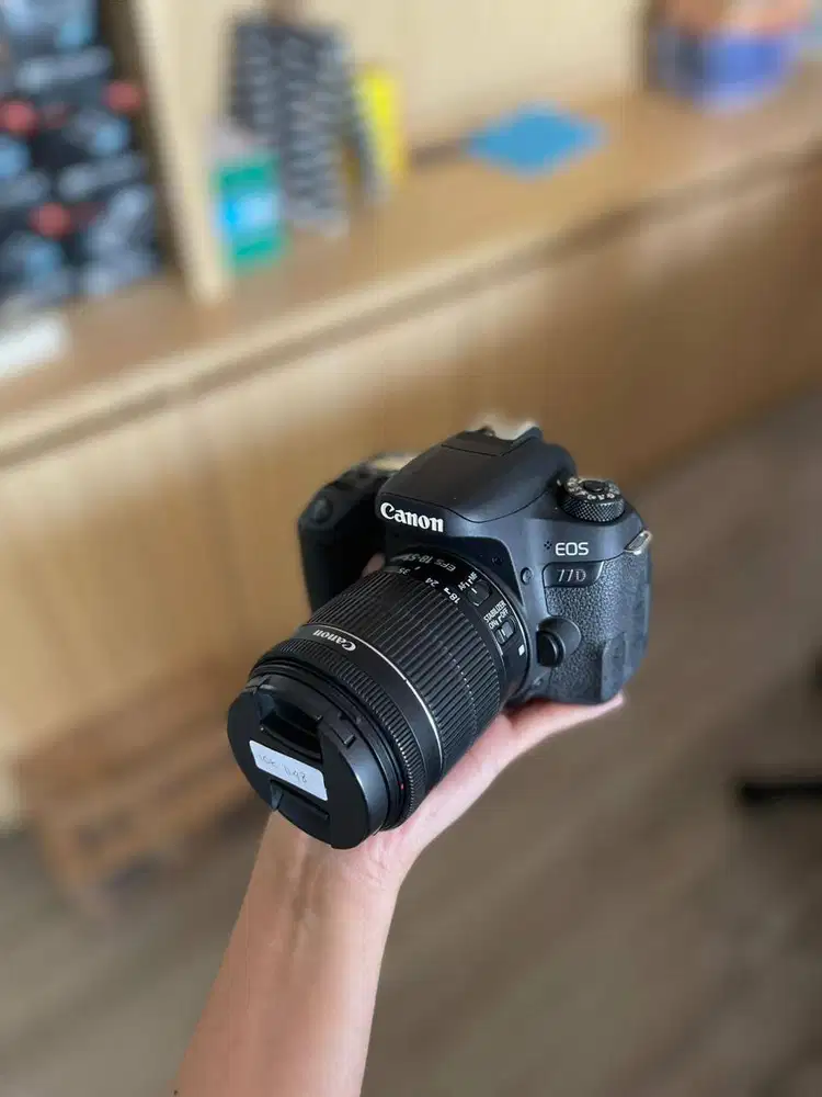 KAMERA CANON 77D + KIT