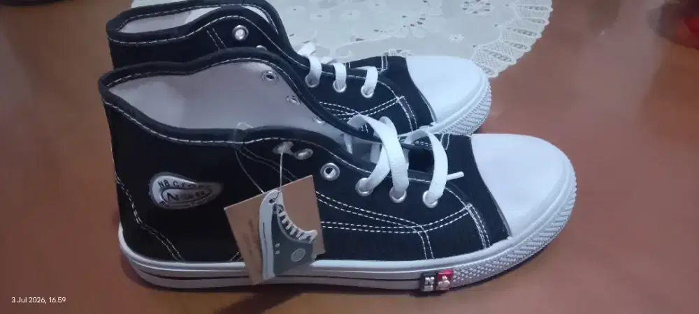 Sepatu NB CROSS 100% BARU Nomor 40