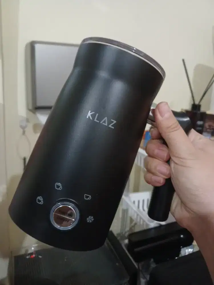 Klaz 300 MI Milk Frother 500 Watt -
Hitam