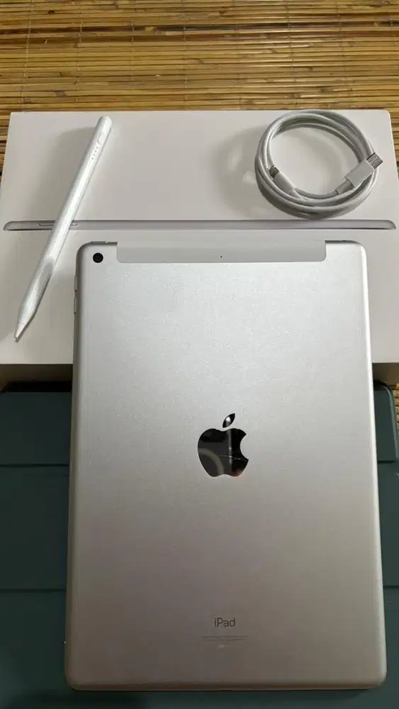 iPad Gen 9 Wifi + Cellular 256GB
