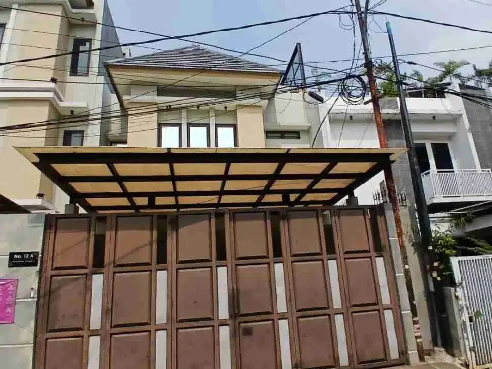 Disewa Bagus Rumah 3 lt di Cilandak Jakarta Selatan