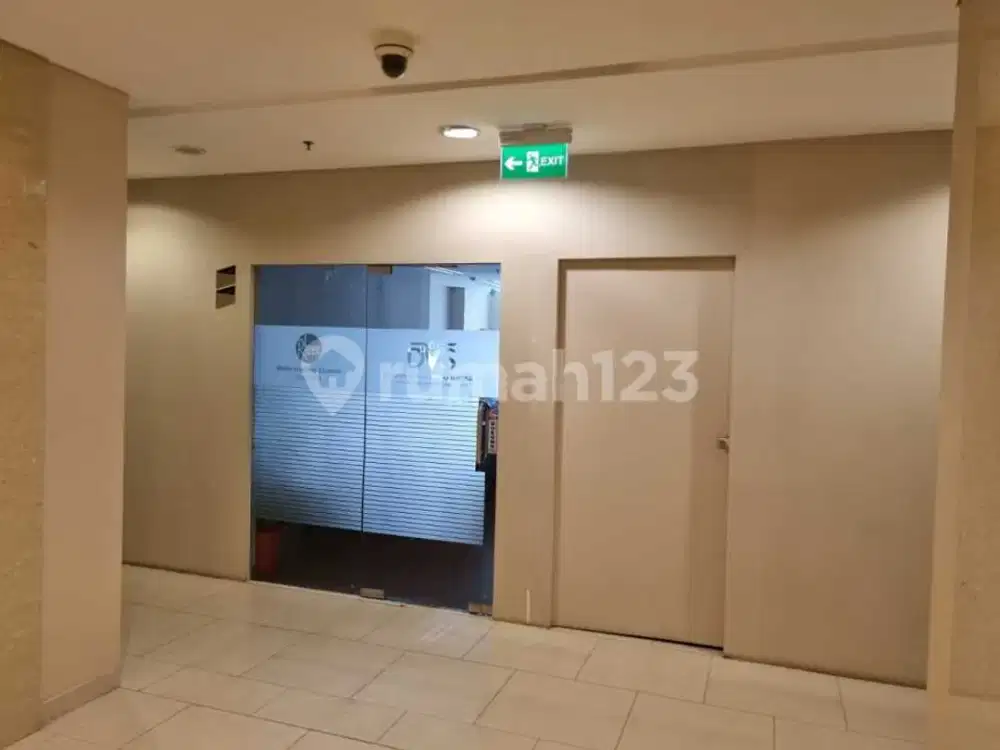 Kantor di Ciputra International, Kembangan, Jakarta Barat *0029-CHRHENWID*