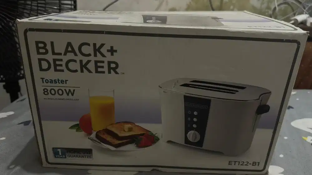 Toaster black decker 800watt
