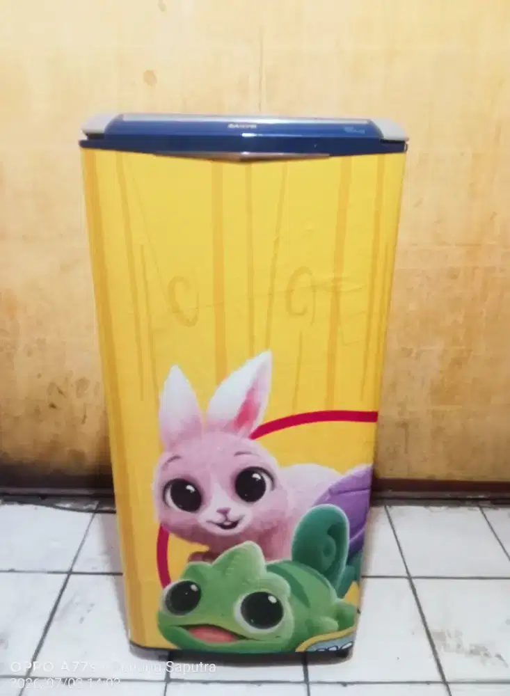 Kulkas 1 pintu merk SANYO