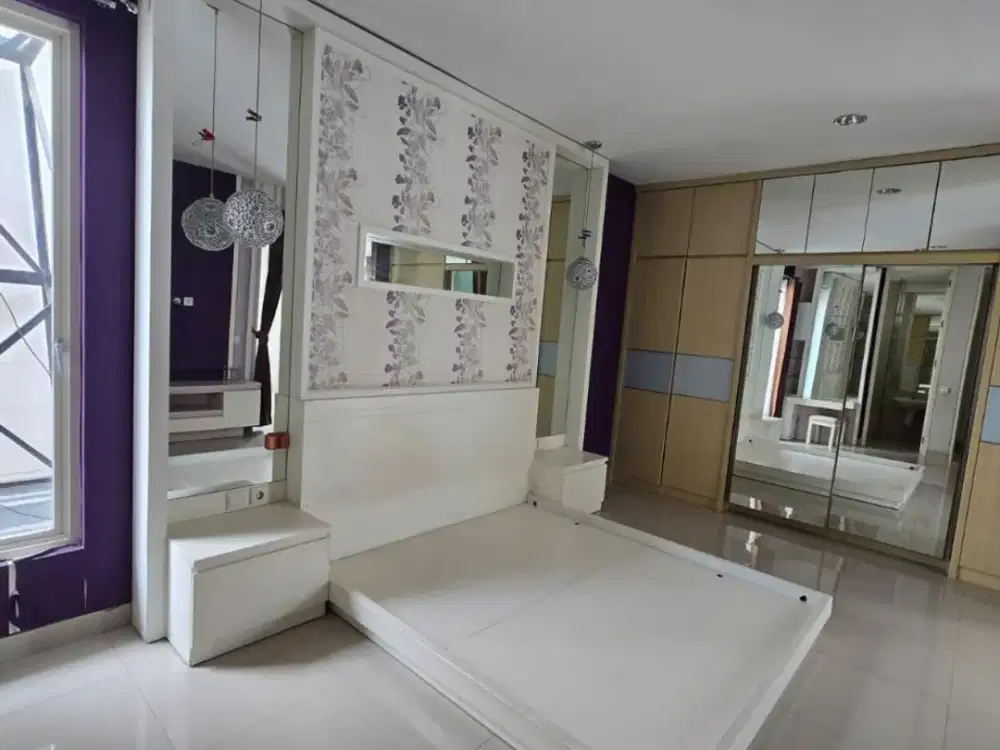Dijual Rumah Pakuwon Indah The Mansion Minimalis Strategis Siap Huni