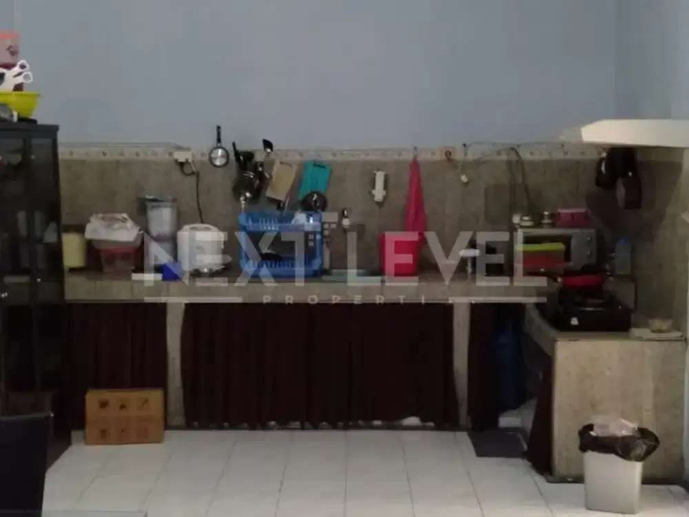 Dijual rumah 2 lantai di jemursari timur