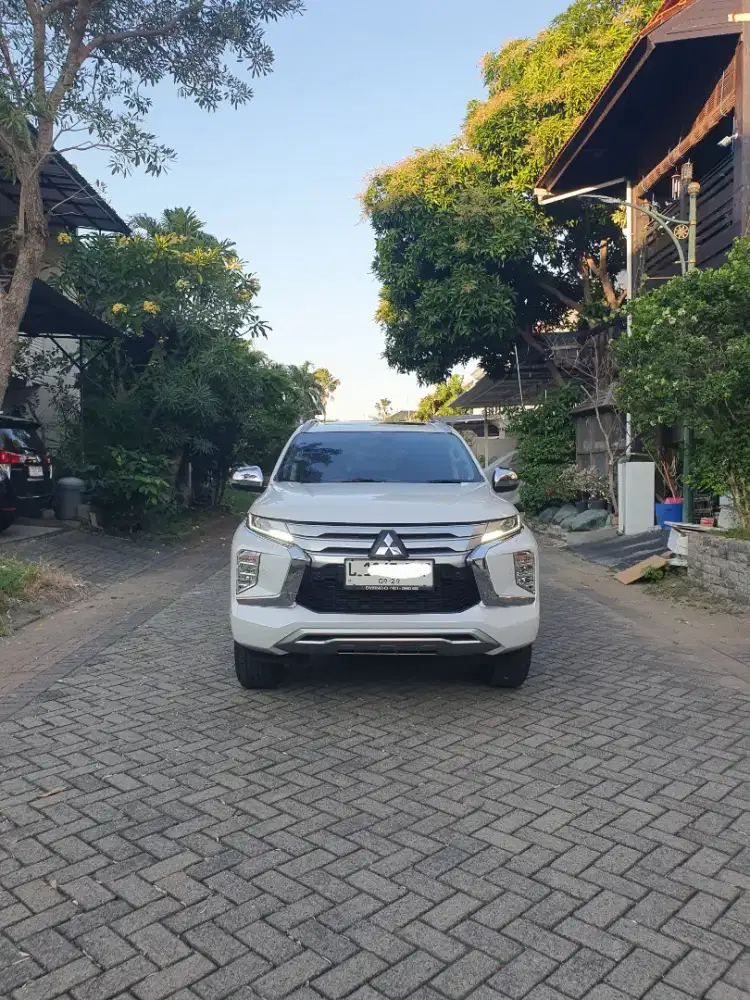 Pajero Sport 2024 Dakar Diesel Matic Km 40rb warna putih full ori