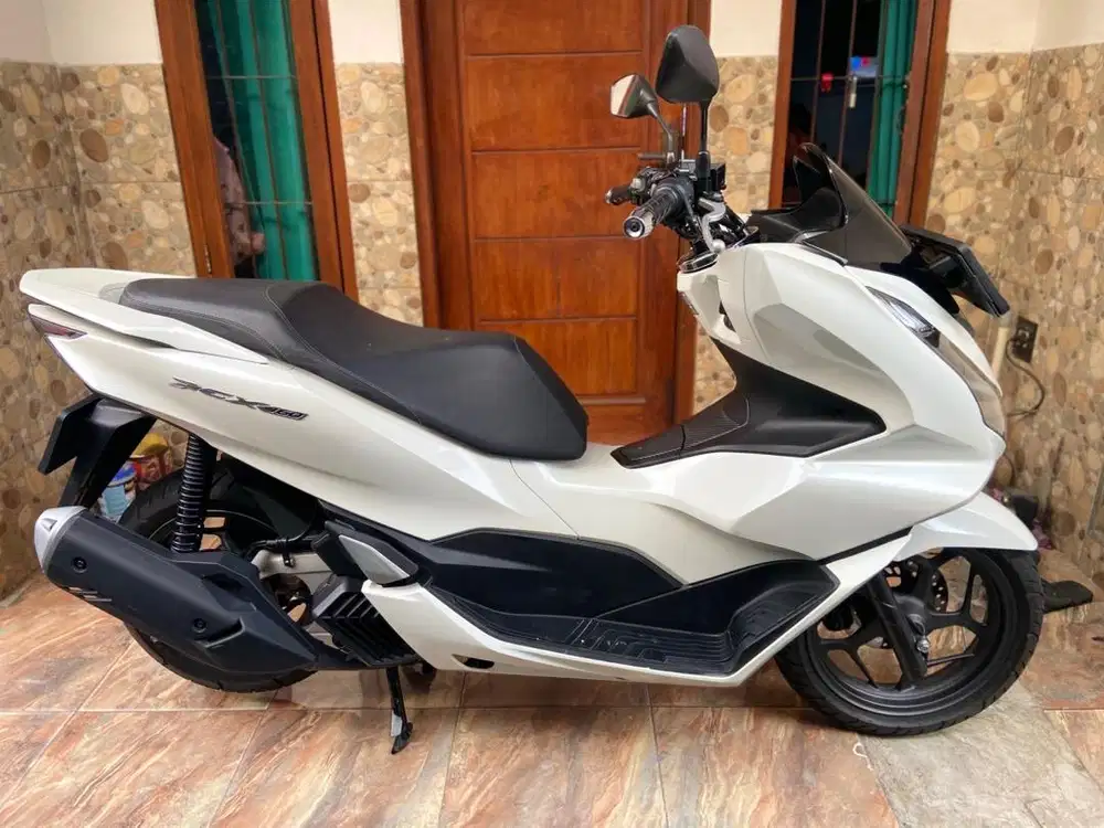 Honda PCX Non ABS Tahun 2024