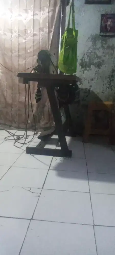 Mesin jahit merek tiptcal kondisi layak pakai