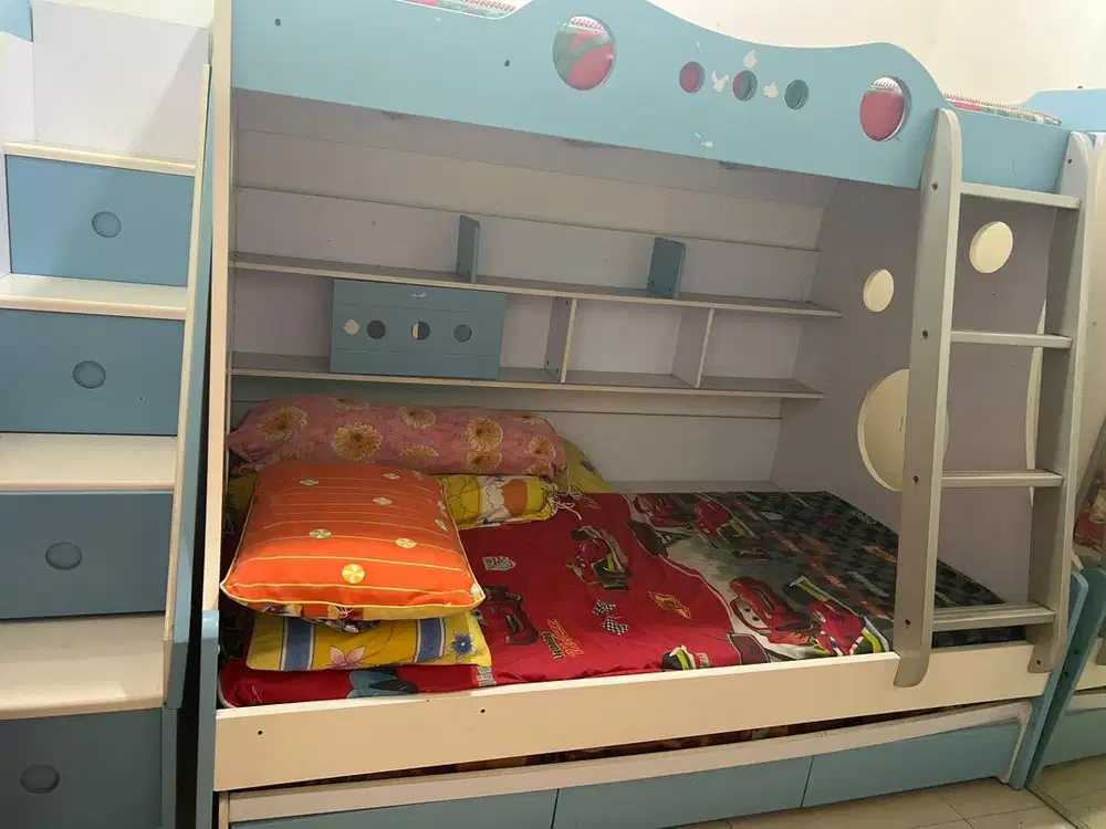 Tempat tidur bertingkat