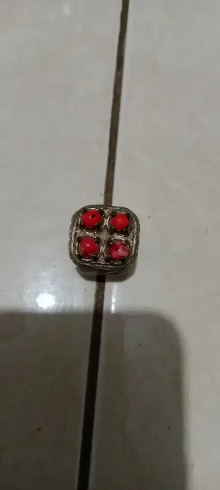 Cincin batu marjan Mediteranian