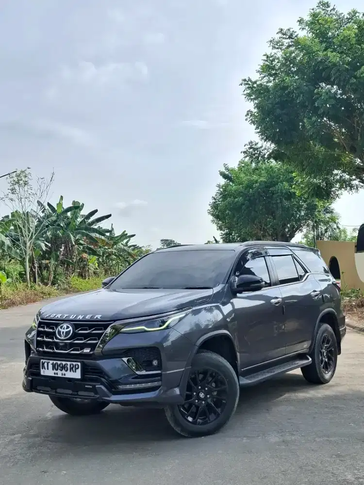 Toyota Fortuner 2.8 VRZ GR Sport A/T 2023
