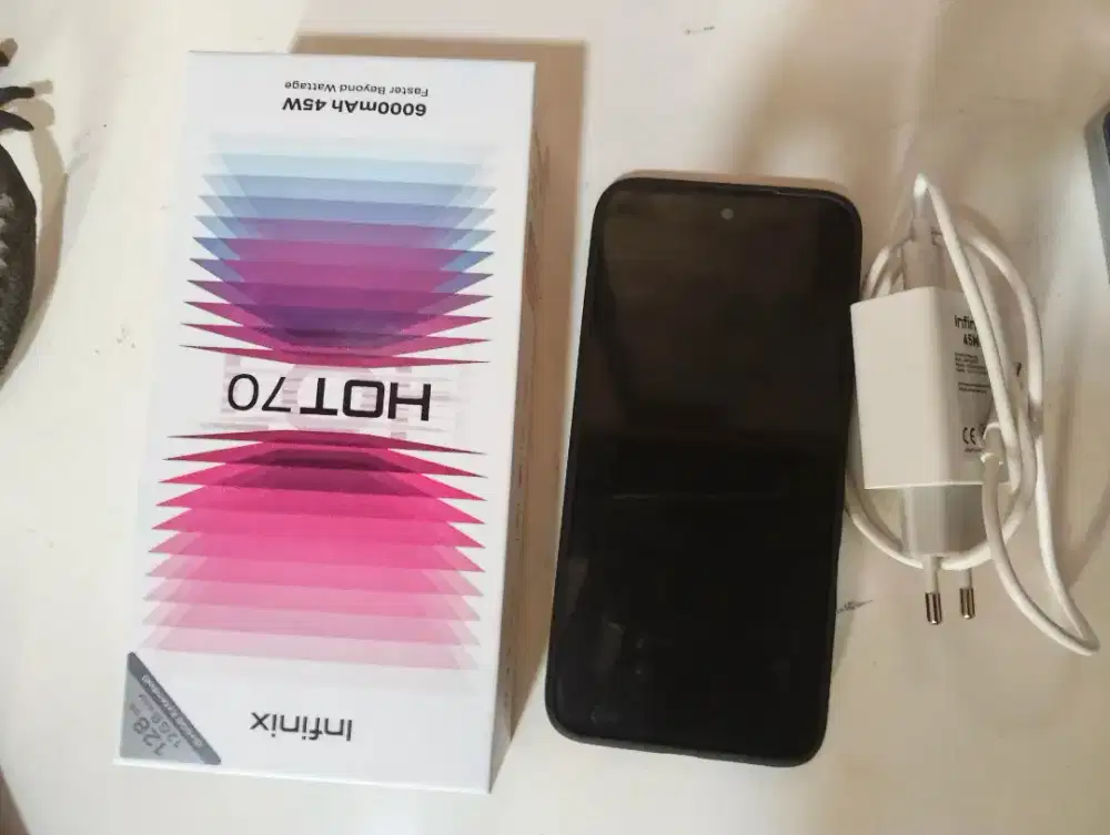 Dijual Infinix Hot 70 6/128 pemakaian 1 hari