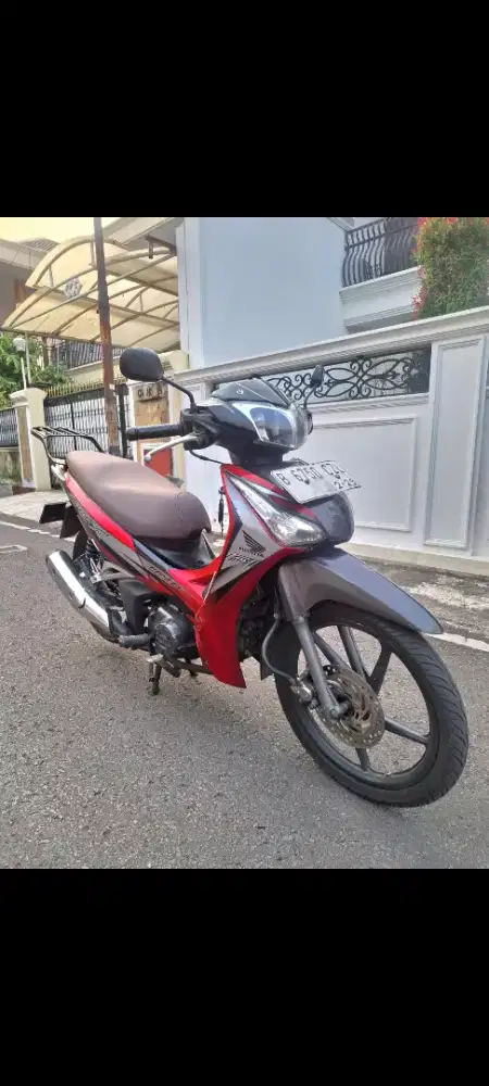 Supra X 125 PGM-FI helm in 2014 akhir pajak hidup, mesin sangat halus