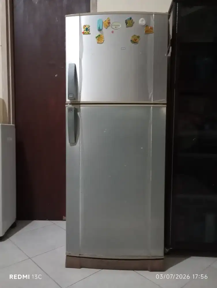 Dijual kulkas bekas 2 Pintu
