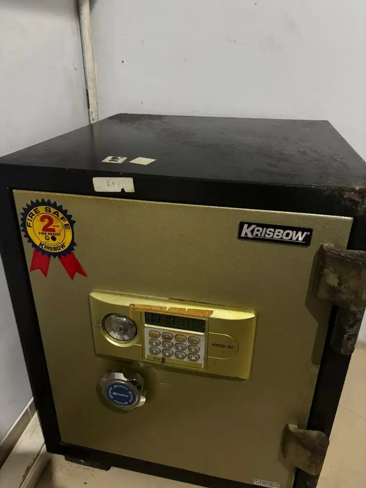 BRANKAS KRISBOW FIRE SAFE BOX KW20-90 BEKAS