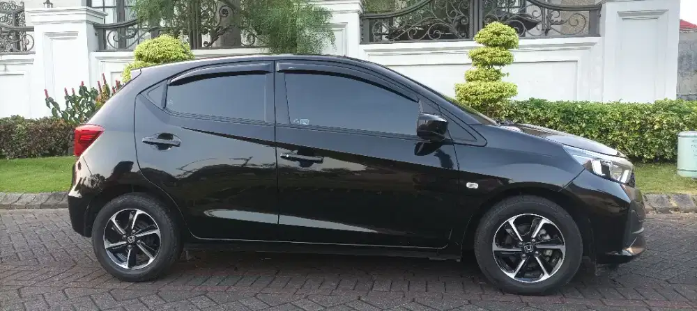 New Brio E NIK 2023 CVT Kinyis Kinyis Seperti Baru